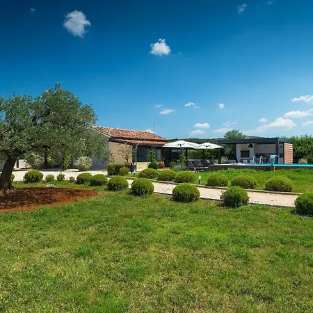 Sessa Дом отдыха Ровинь